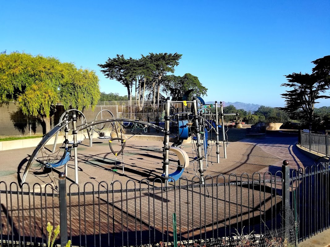 Basketball court - Presidio Wall Playground