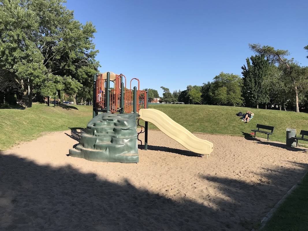 Soccer field - Parc Saint-Charles