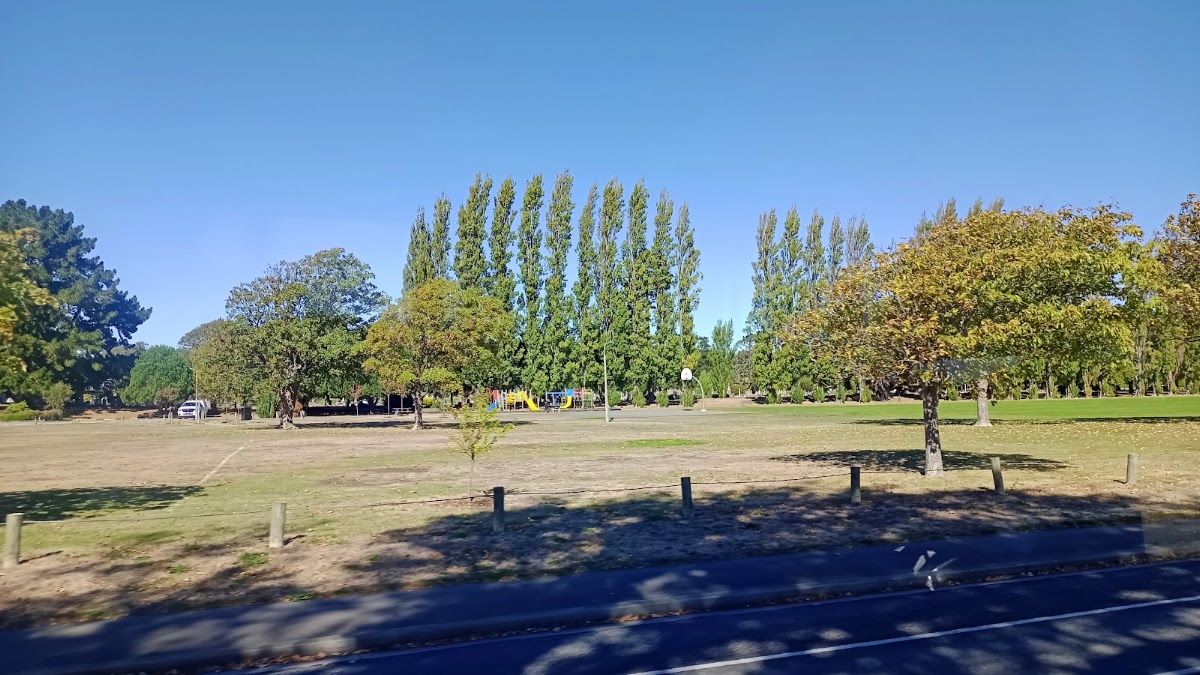 Basketball court - Bromley Park