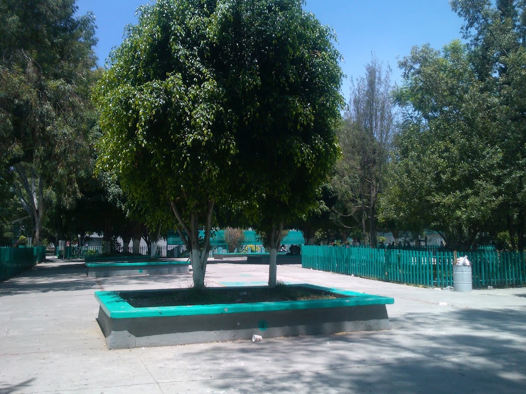 Cancha de fútbol - Colegio de Bachilleres Plantel 2 "Cien Metros"