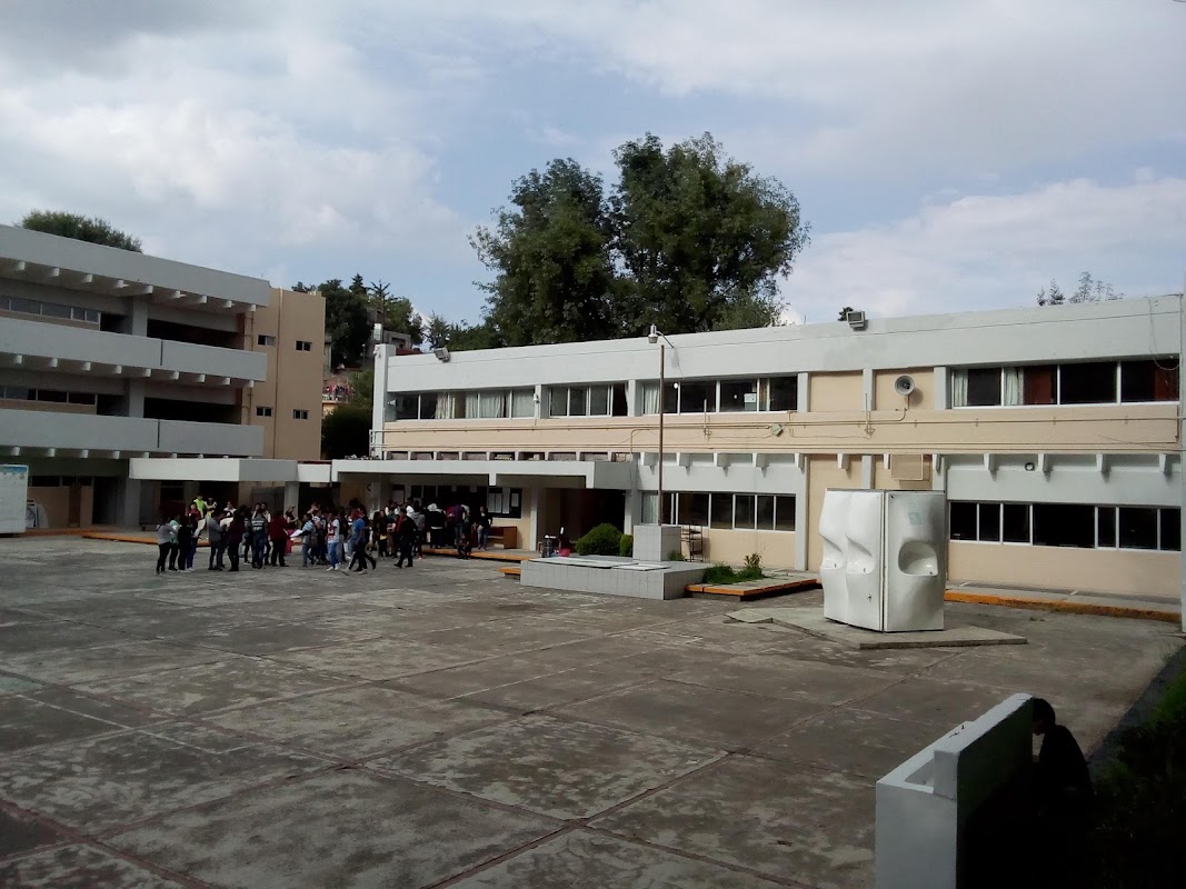 Cancha de fútbol - Escuela secundaria tecnica N.45 "Ignacio Manuel Altamirano"