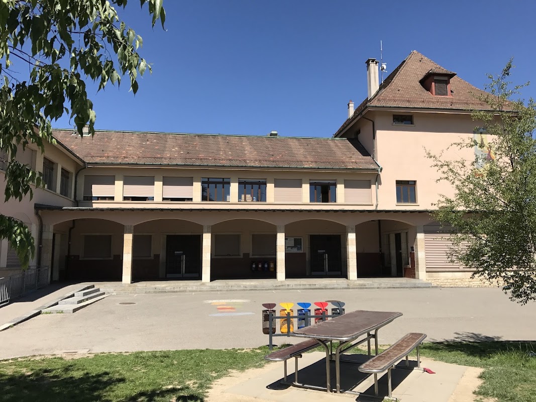 Piste d'athlétisme - École Vernier-Place