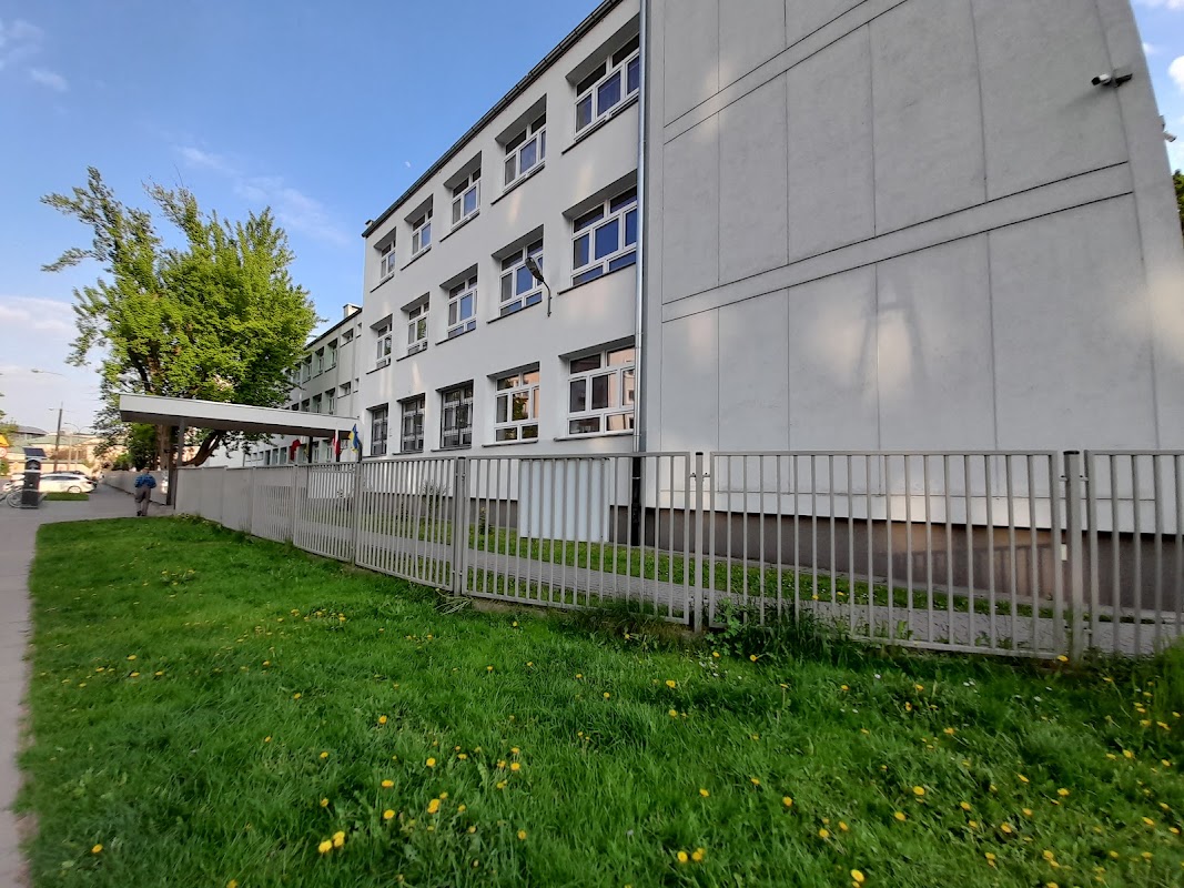Kort tenisowy - XXX Liceum Ogólnokształcące im. Jana Śniadeckiego