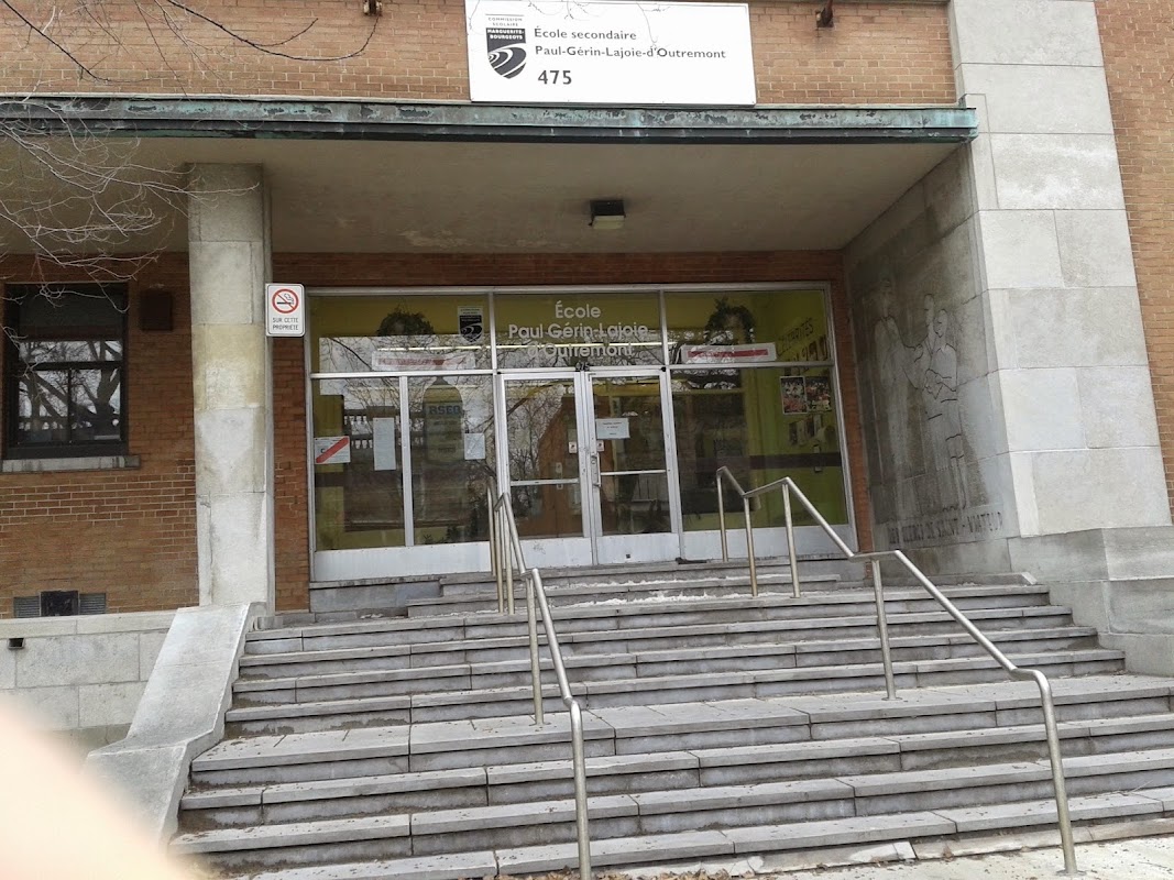 Basketball court - École Paul-Gérin-Lajoie-d'Outremont