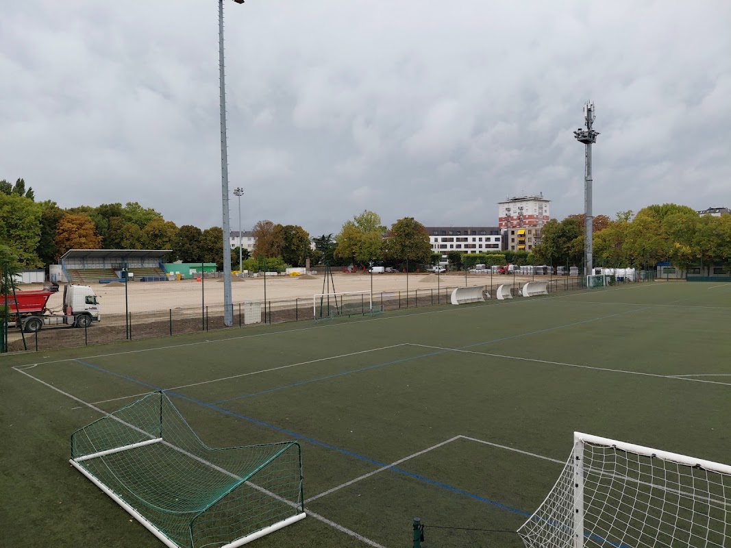 Terrain de football - terrain dit de l'école du Stade