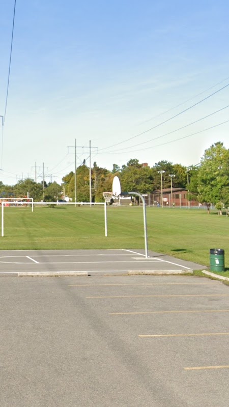 Basketball court - Lynwood Park