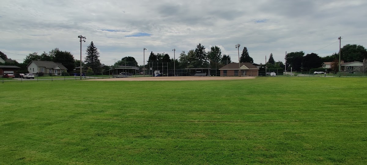 Baseball diamonds (2) - Parc du complexe Jean-Laurin