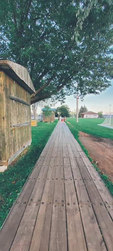 En bas dla côte: Tennis Court