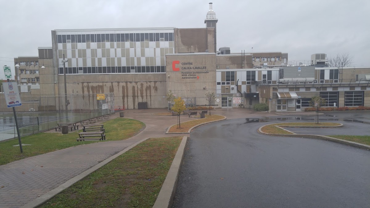 Basketball court - École secondaire Calixa-Lavallée