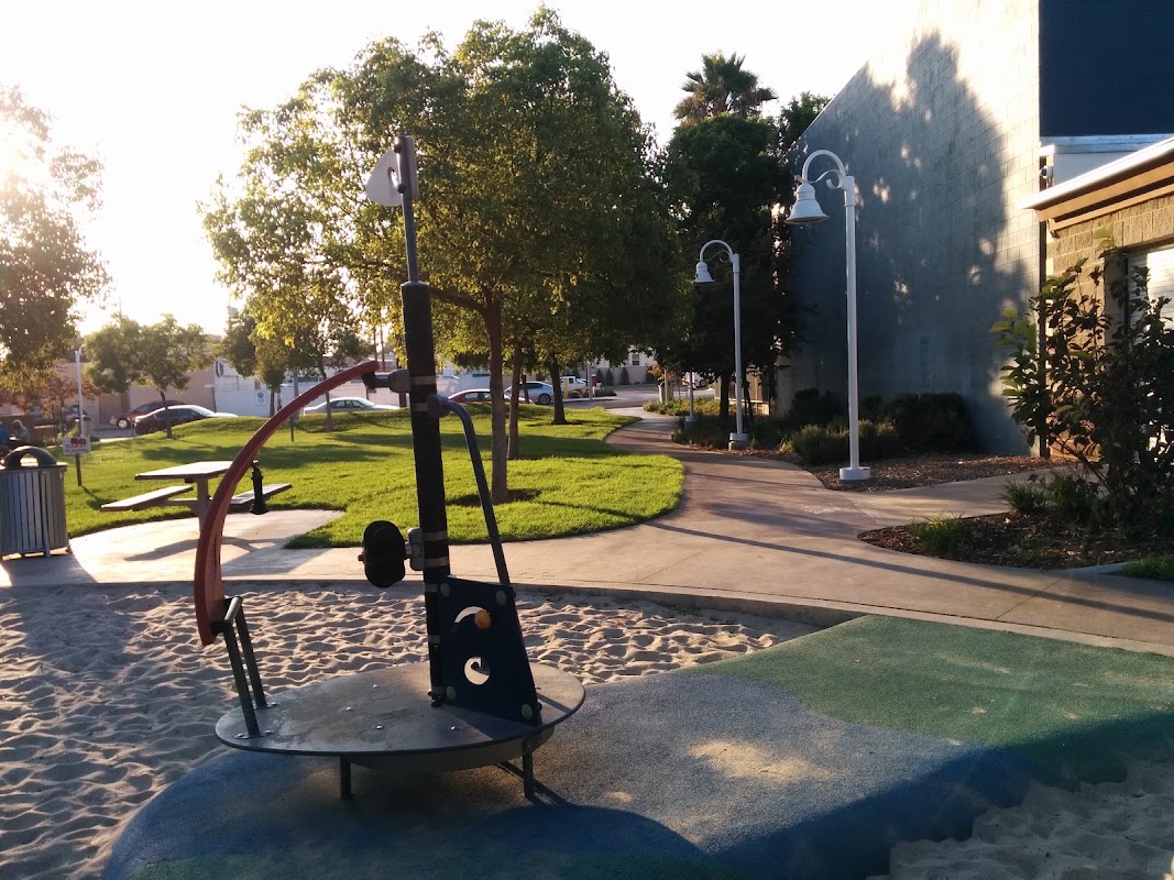 Basketball court - Robert R. Ovrom Park