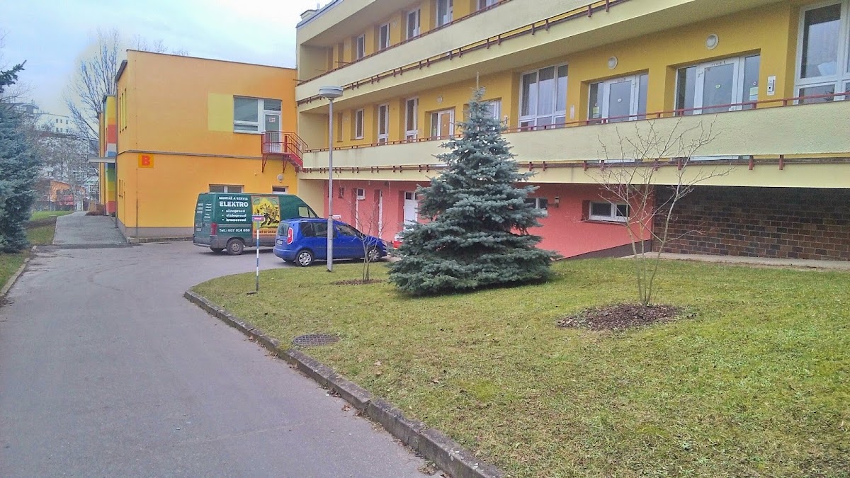 Basketbalové hřiště - Základní škola Brno, Hudcova