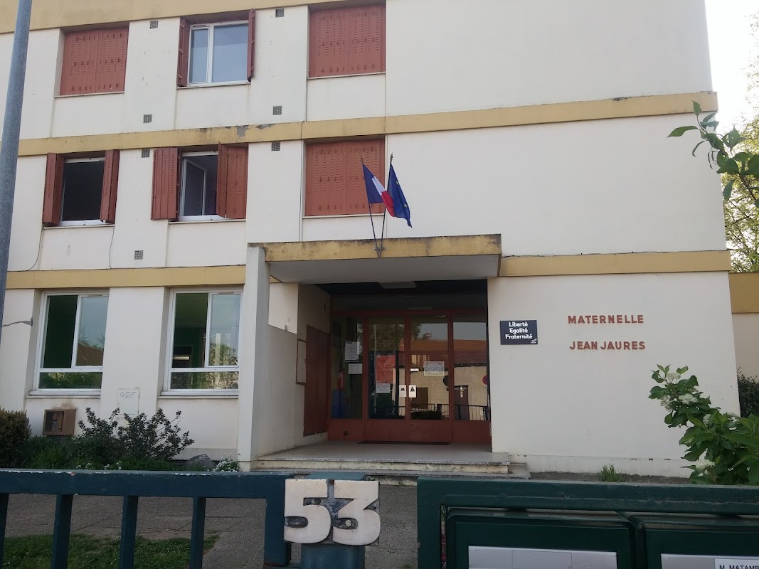 Terrains de football (3) - École primaire Jean Jaurès