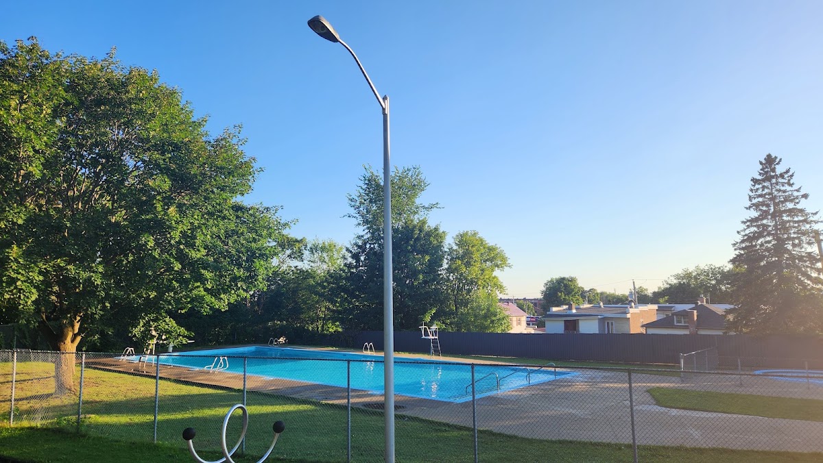 Piscine municipale, parc Jean-Baptiste-Rolland