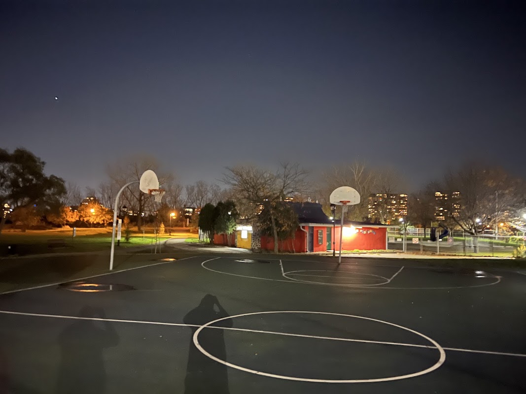 Basketball court - Parc Arthur-Therrien