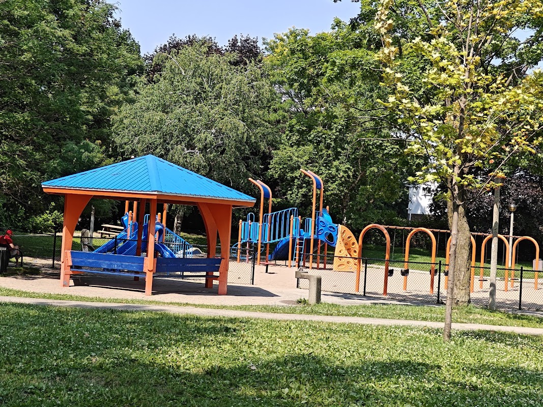Basketball court - Fletcher Park