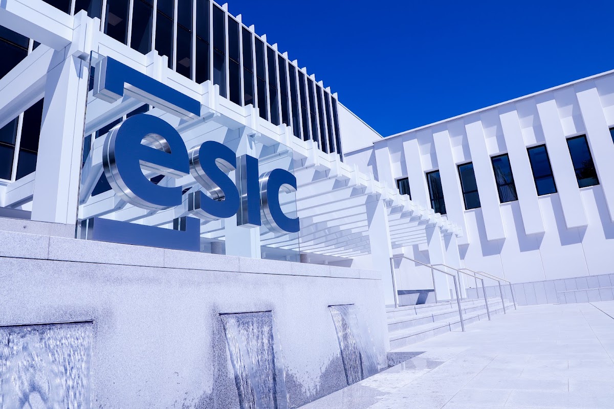Campo de fútbol - ESIC Business & Marketing School - Sede Juan XXIII