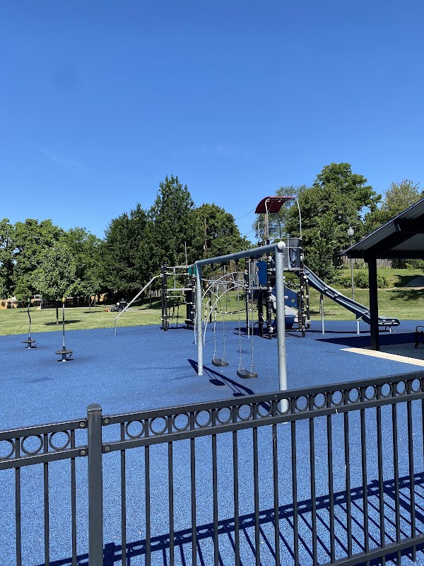 Tennis court - Dakota Park