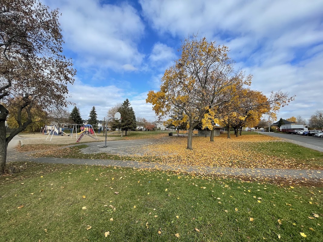 Basketball court - Cummings Park (Gloucester)