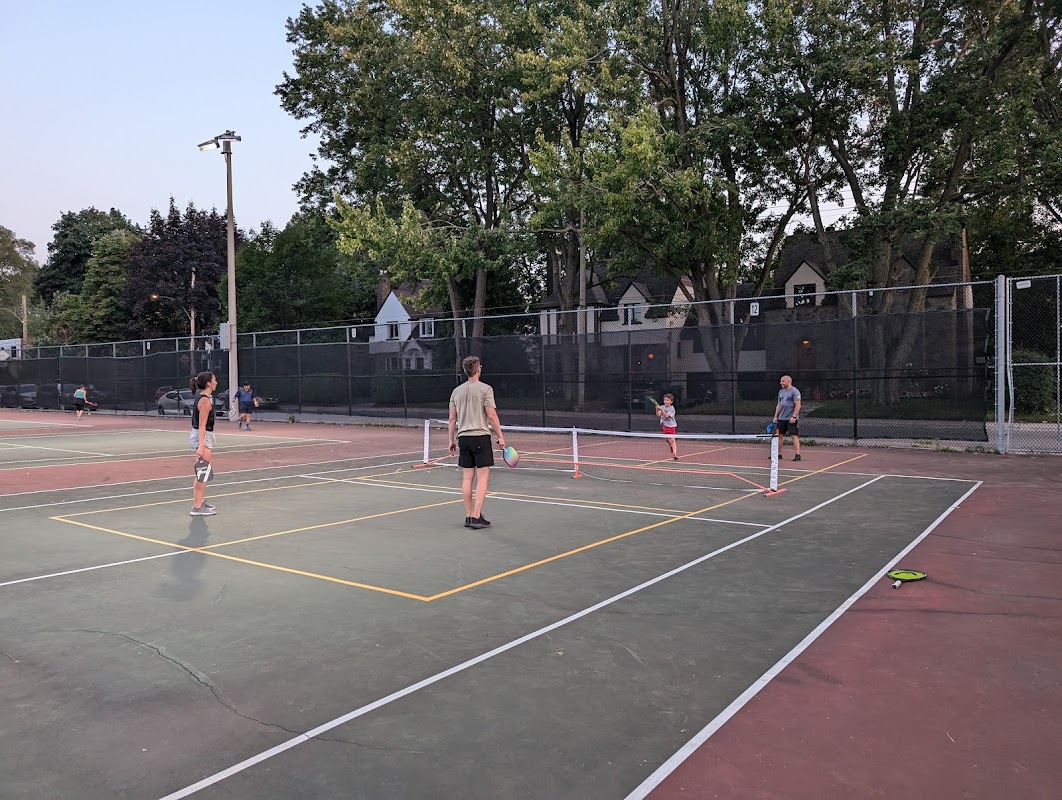 Pickleball courts (3) - Parc Somerled