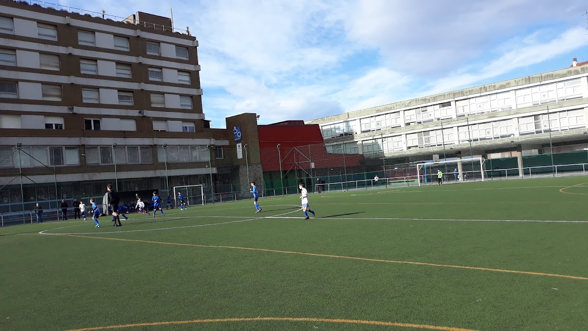 Campo de fútbol - Berrio-Otxoa Ikastetxea