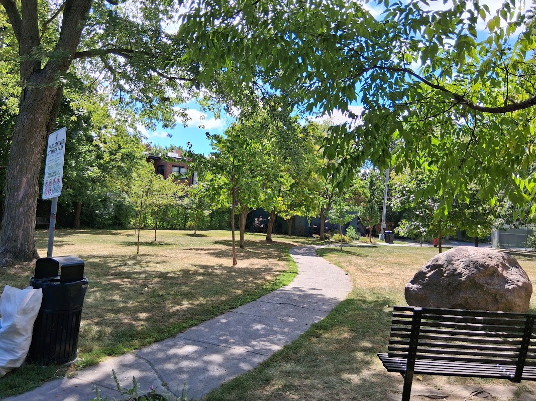 Basketball court - Terrain d'athlétisme de Westmount