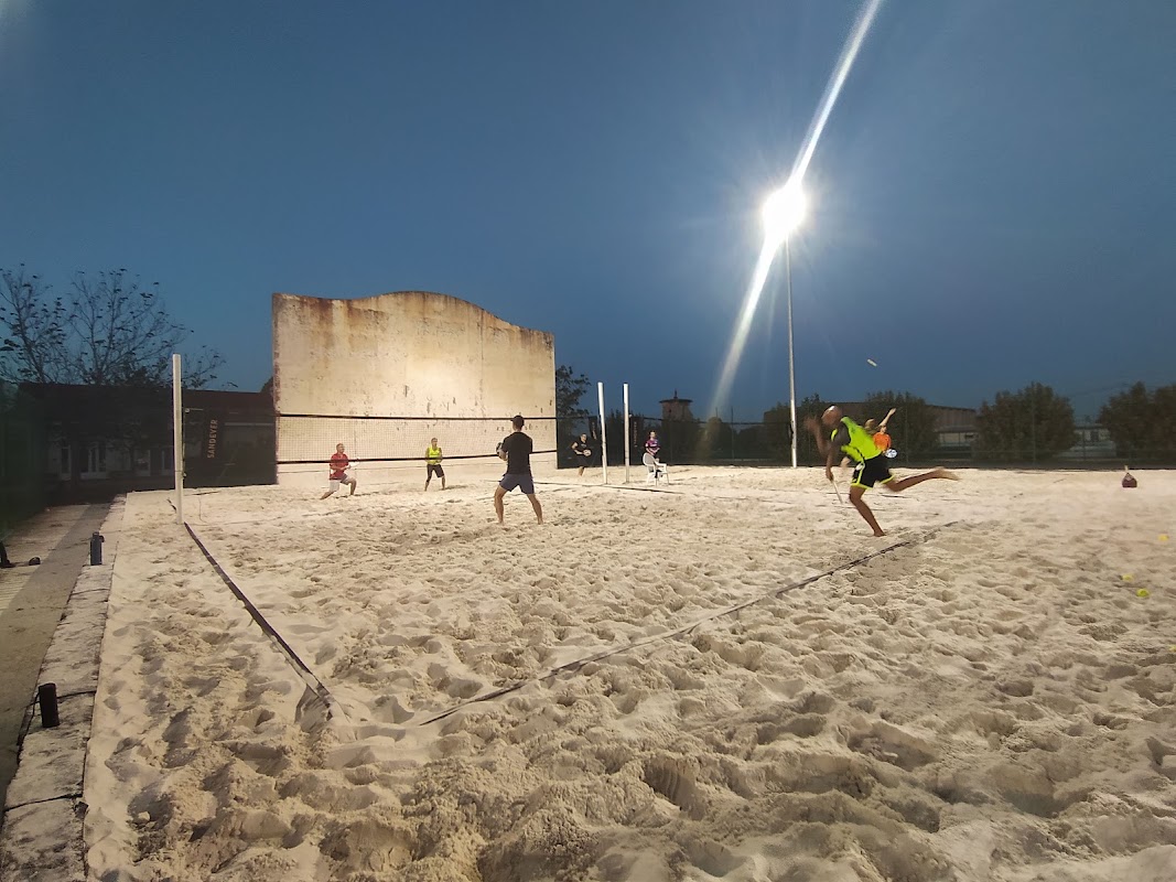 Terrain de tennis E