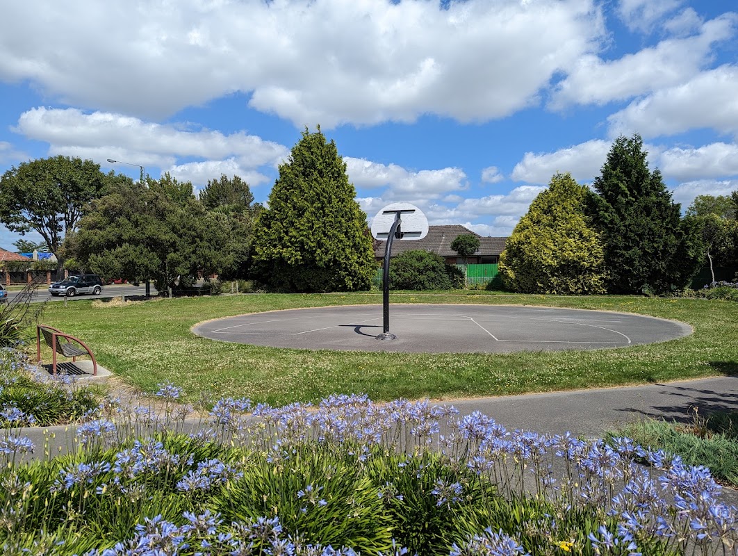 Tennis court - Ilam Gardens