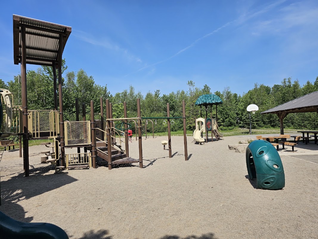 Basketball court - Maplehurst Park