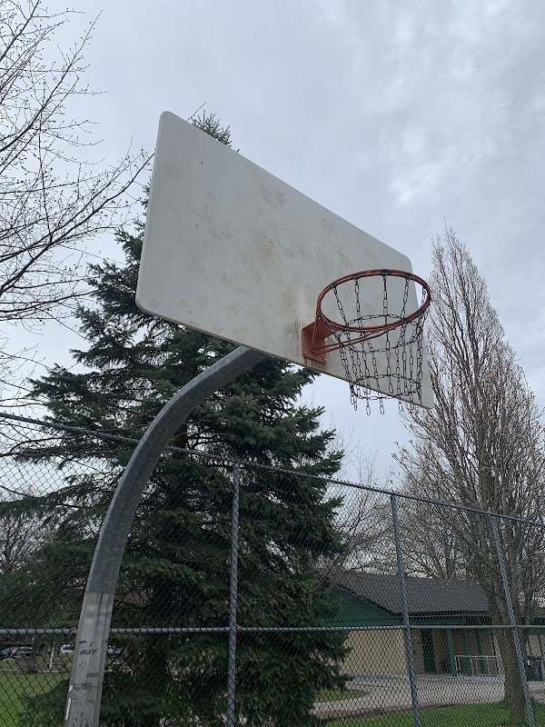 Basketball courts (2) - Parc Clifford