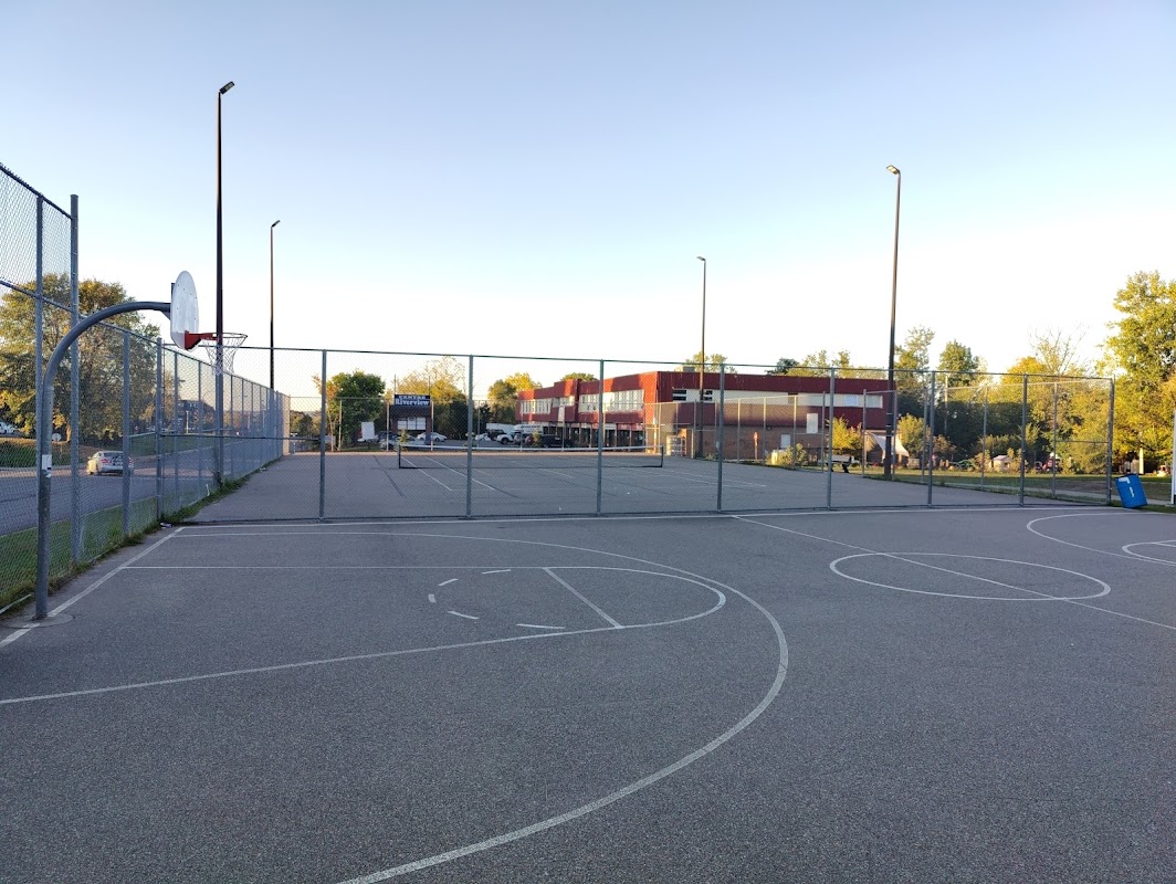 Basketball court - Parc Front
