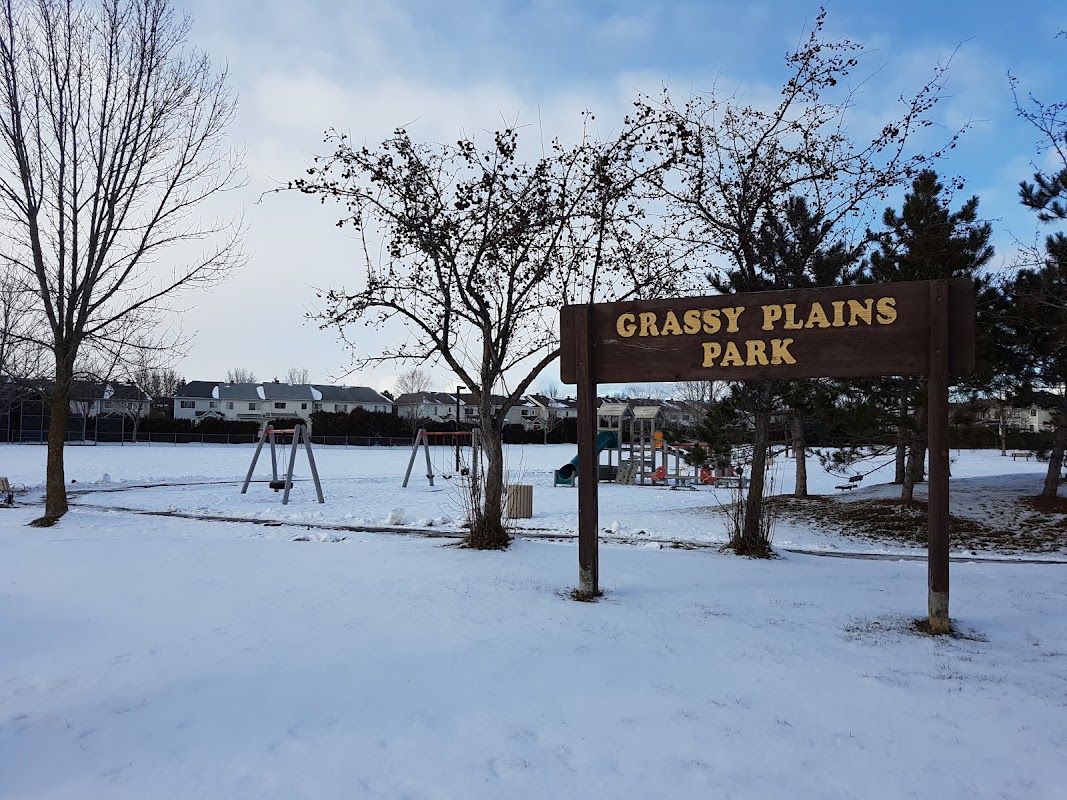 Basketball court - Grassy Plains Park