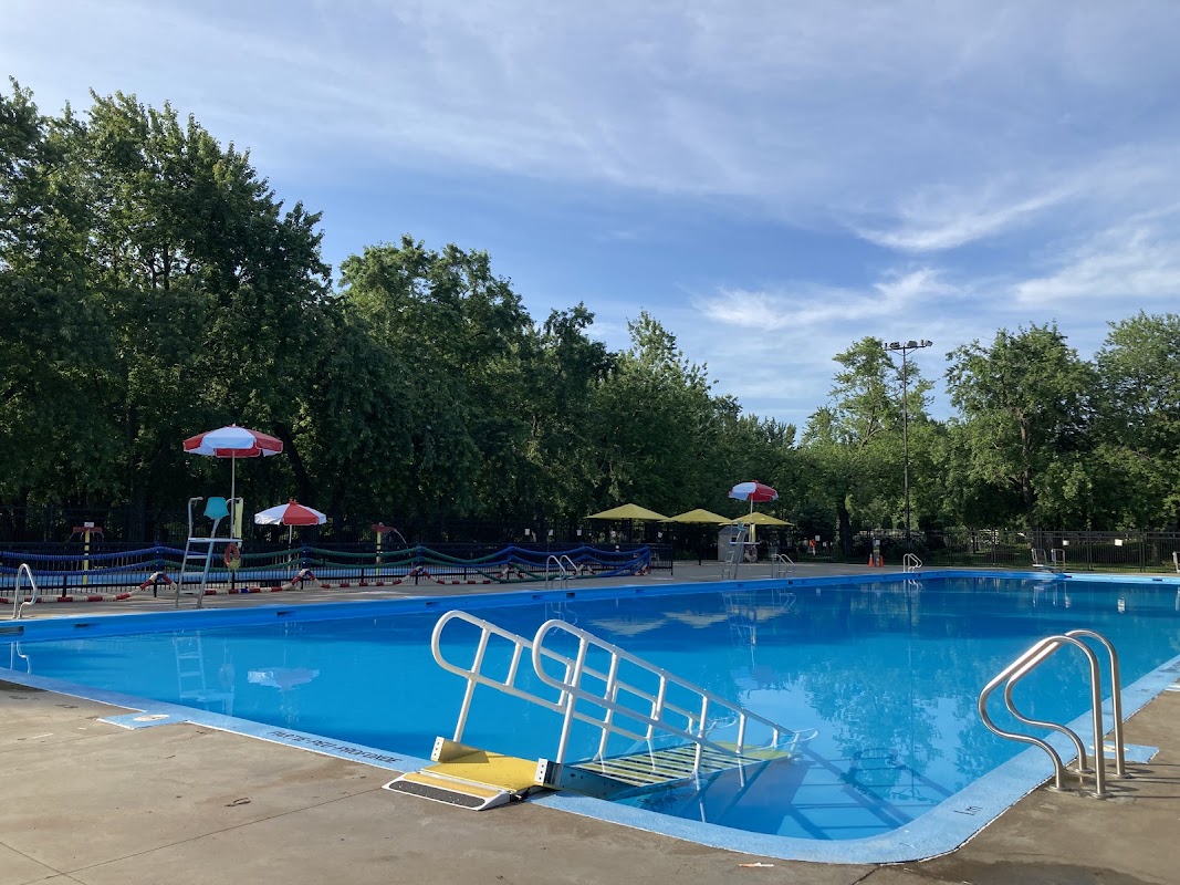 Swimming pools (3) - Parc Sir-Wilfrid-Laurier